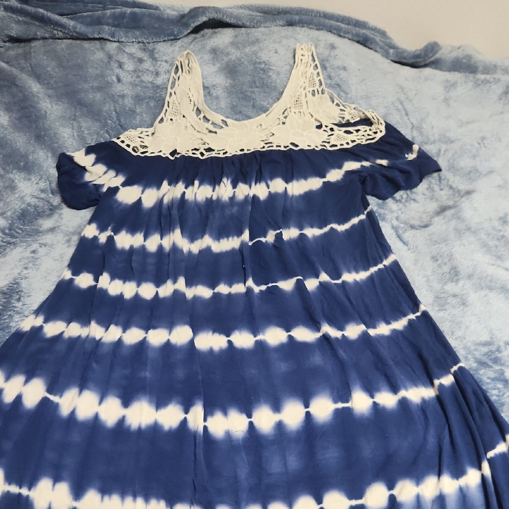 Glamour Blue and White Lace Dress